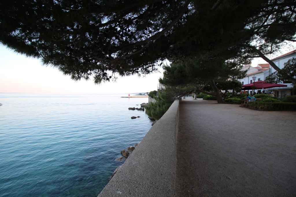 Apartment Ribica Krk Island ภายนอก รูปภาพ