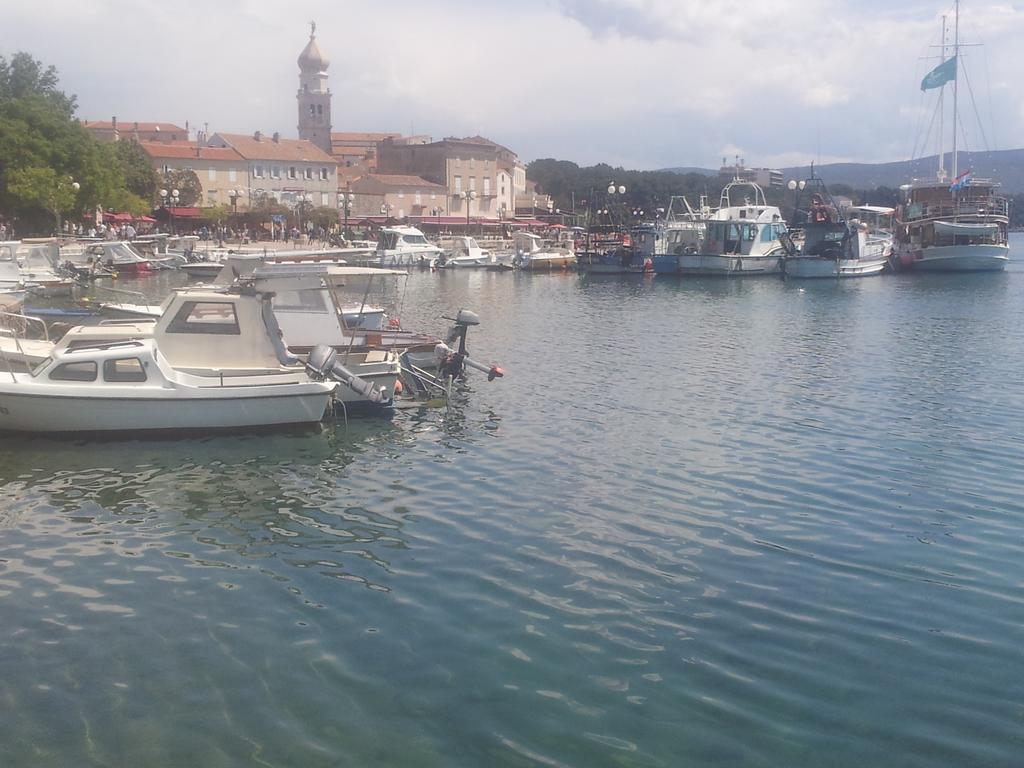 Apartment Ribica Krk Island ภายนอก รูปภาพ